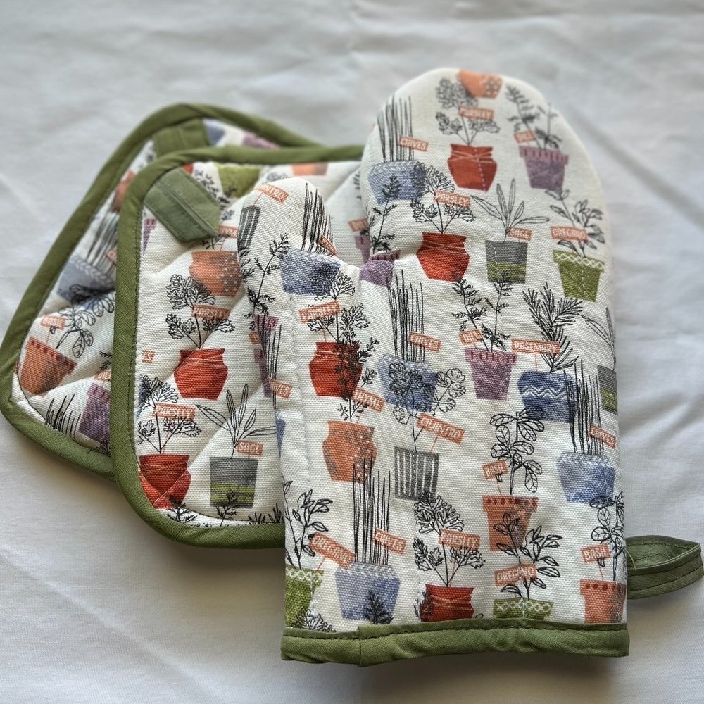 Oven Mitt and Pot holders bundle - Picture 1 of 13